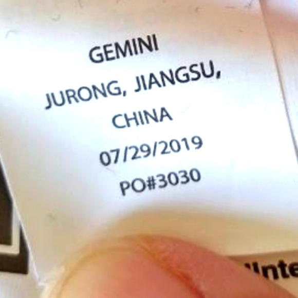 Super Mario Bros. Winter Beanie - Picture 5 of 6